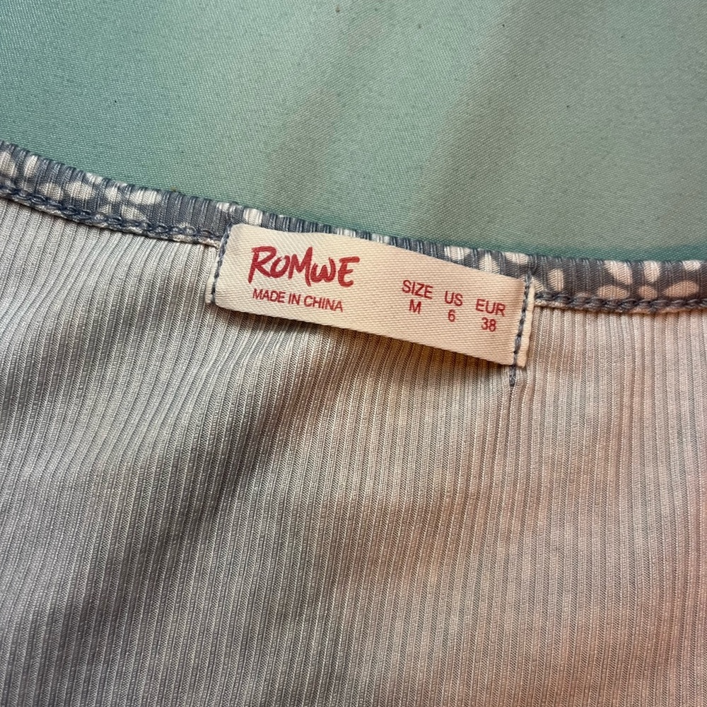 ROMWE Top - Picture 4 of 4